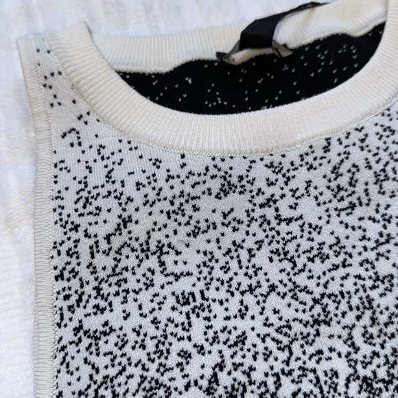 Body Contour Tank - Picture 3 of 8